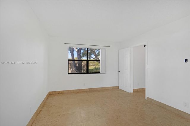 15801 W Waterside Cir 101, Sunrise, FL 33326