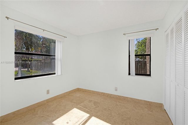 15801 W Waterside Cir 101, Sunrise, FL 33326