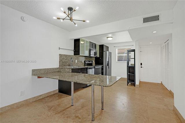 15801 W Waterside Cir 101, Sunrise, FL 33326