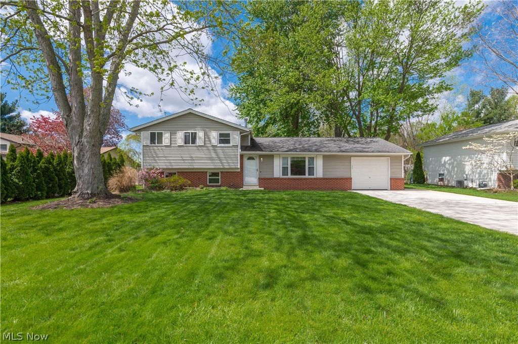6974 Wil Lou Lane, North Ridgeville, OH 44039