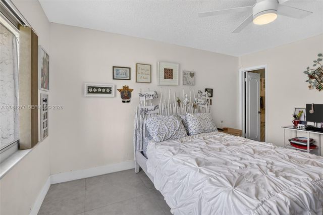 8941 S Hollybrook Boulevard 202, Pembroke Pines, FL 33025