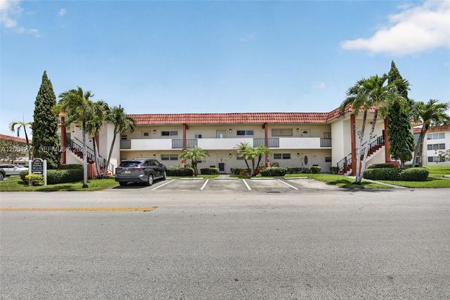 8941 S Hollybrook Boulevard 202, Pembroke Pines, FL 33025