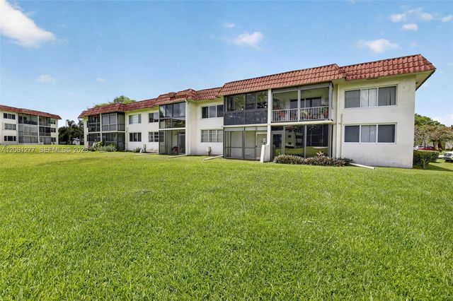 8941 S Hollybrook Boulevard 202, Pembroke Pines, FL 33025