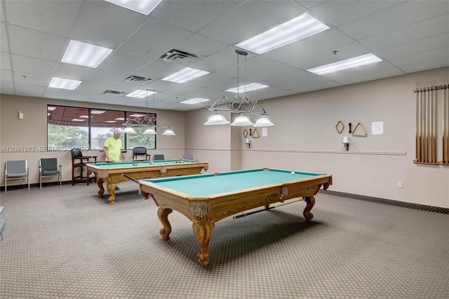 8941 S Hollybrook Boulevard 202, Pembroke Pines, FL 33025