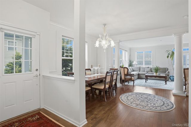 136 Hudson Pointe Drive, Poughkeepsie, NY 12601