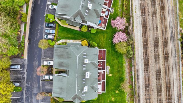 136 Hudson Pointe Drive, Poughkeepsie, NY 12601