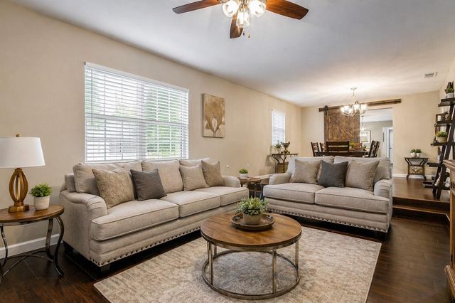 584 Elm Street, Prairie View, TX 77484