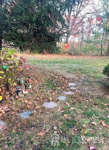 44 Van Pelt Court, East Brunswick, NJ 08816