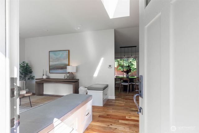 11228 108th Avenue NE, Kirkland, WA 98033