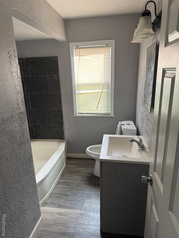 20068 Lindsay Street, Detroit, MI 48235