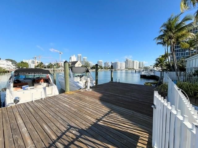 6881 Bay Dr 1, Miami Beach, FL 33141