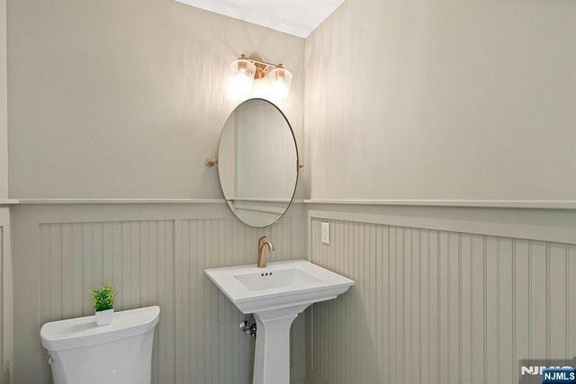 601 Ackerman Avenue, Ho-ho-kus, NJ 07423