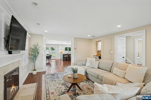 601 Ackerman Avenue, Ho-ho-kus, NJ 07423