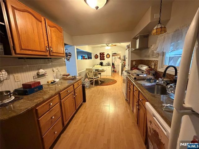 208 Lawrence Drive, Paramus, NJ 07652