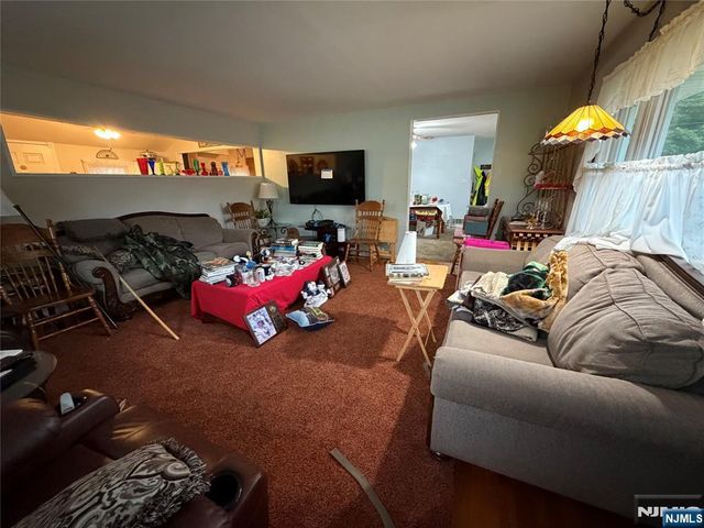 208 Lawrence Drive, Paramus, NJ 07652