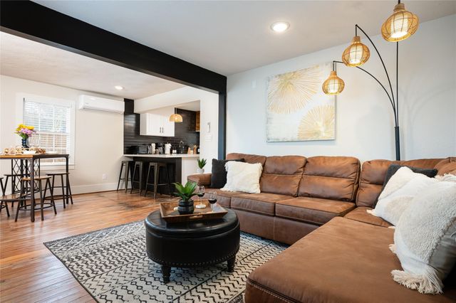 1021 Sealy Street, Galveston, TX 77550