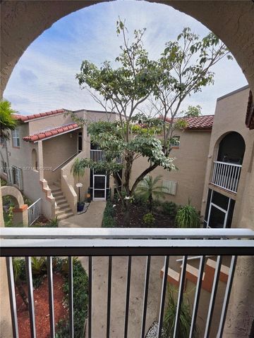 365 SW 86th Ave 201, Pembroke Pines, FL 33025