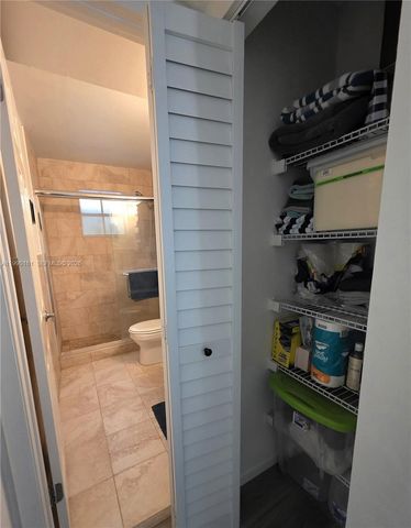 365 SW 86th Ave 201, Pembroke Pines, FL 33025