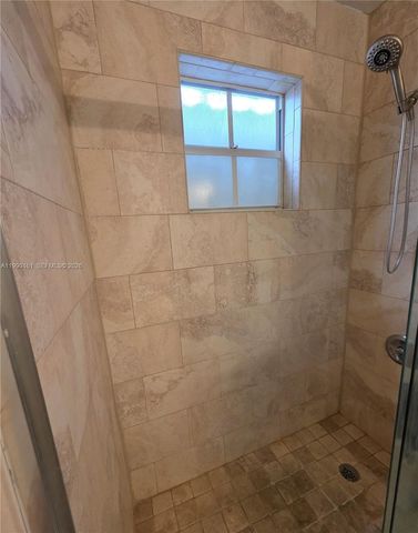 365 SW 86th Ave 201, Pembroke Pines, FL 33025