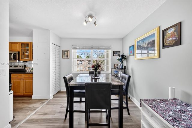 365 SW 86th Ave 201, Pembroke Pines, FL 33025