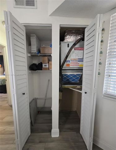 365 SW 86th Ave 201, Pembroke Pines, FL 33025