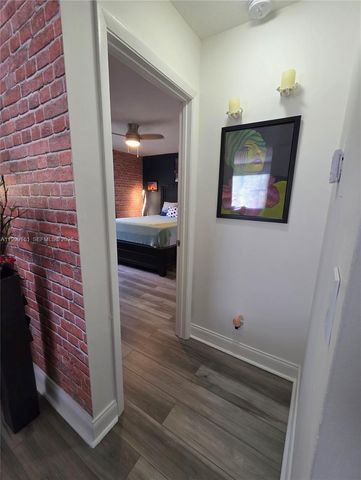 365 SW 86th Ave 201, Pembroke Pines, FL 33025