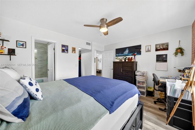 365 SW 86th Ave 201, Pembroke Pines, FL 33025