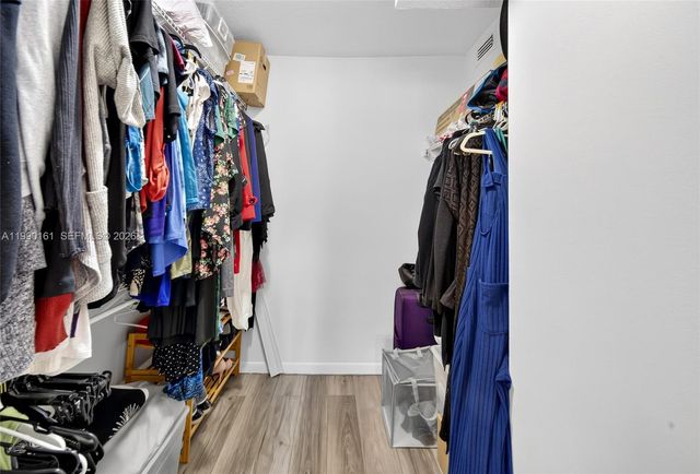 365 SW 86th Ave 201, Pembroke Pines, FL 33025