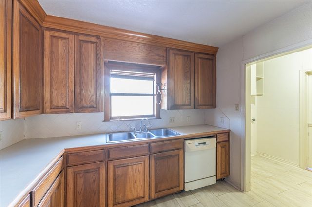 4613 Kirkwood Dr, Corpus Christi, TX 78415