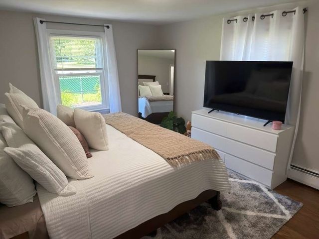 91 Pleasant St, Northborough, MA 01532