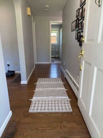 91 Pleasant St, Northborough, MA 01532
