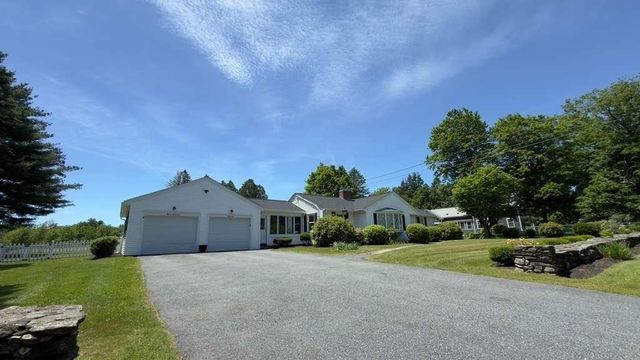 91 Pleasant St, Northborough, MA 01532