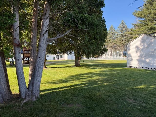 91 Pleasant St, Northborough, MA 01532