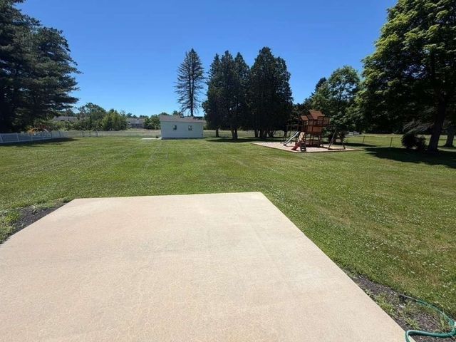 91 Pleasant St, Northborough, MA 01532