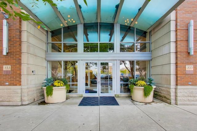 933 W Van Buren Street 304, Chicago, IL 60607