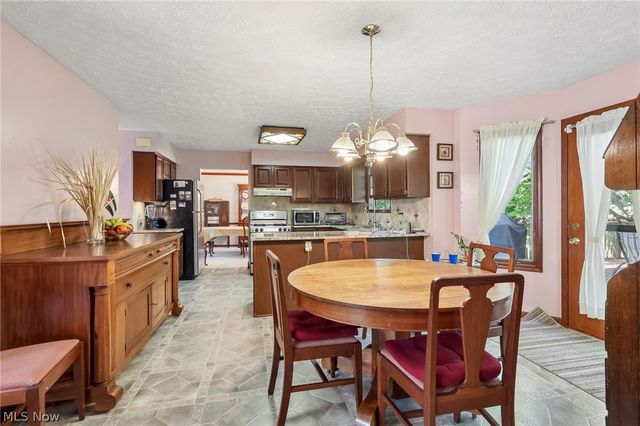 10037 Jamestown Drive, North Royalton, OH 44133