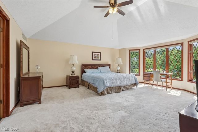 10037 Jamestown Drive, North Royalton, OH 44133