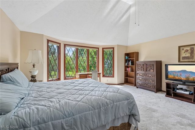 10037 Jamestown Drive, North Royalton, OH 44133