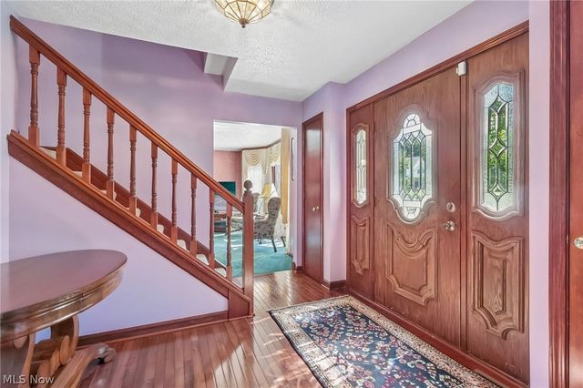 10037 Jamestown Drive, North Royalton, OH 44133