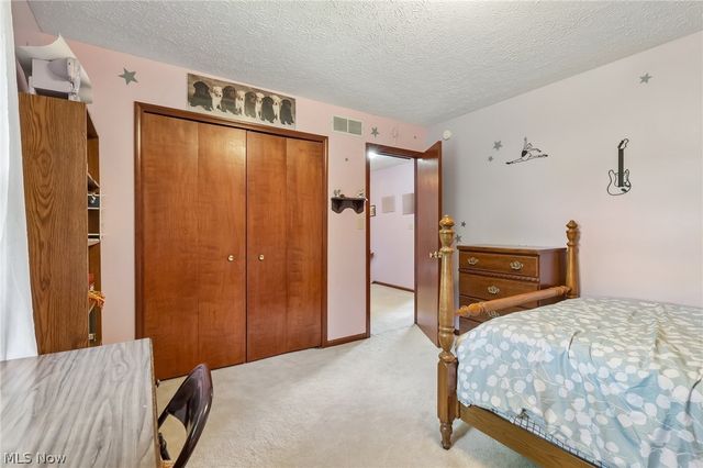 10037 Jamestown Drive, North Royalton, OH 44133