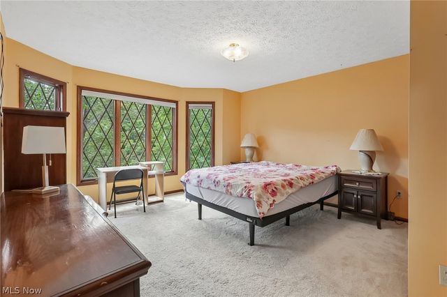 10037 Jamestown Drive, North Royalton, OH 44133
