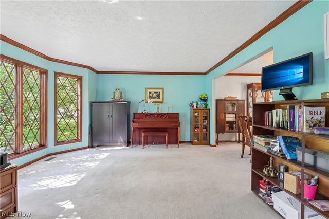10037 Jamestown Drive, North Royalton, OH 44133