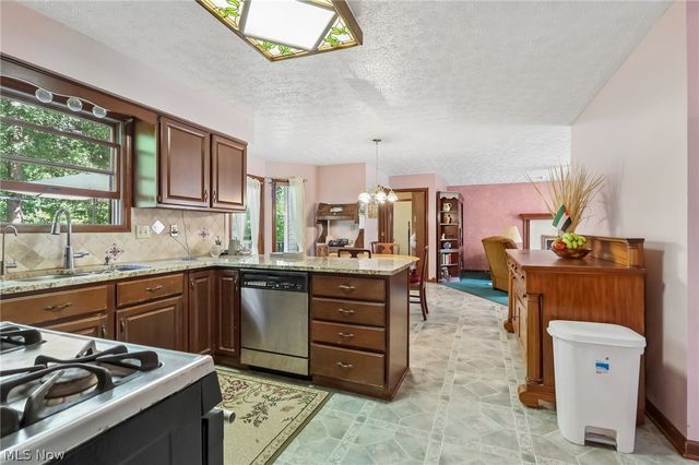 10037 Jamestown Drive, North Royalton, OH 44133