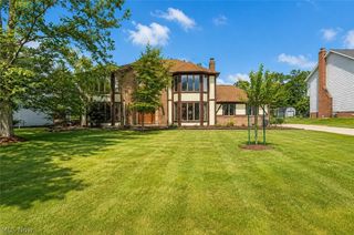 10037 Jamestown Drive, North Royalton, OH 44133