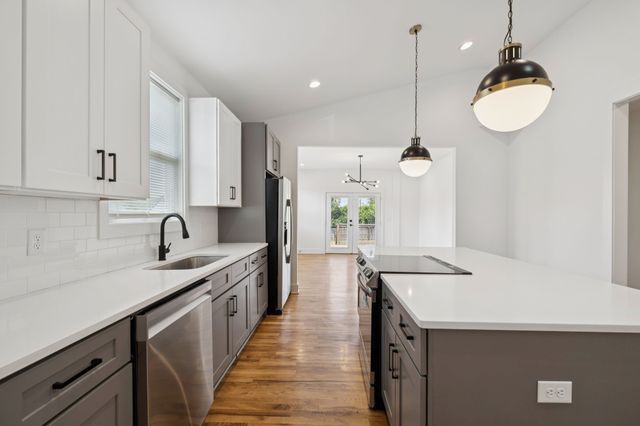 1613 23rd Ave, N, Nashville, TN 37208