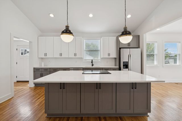 1613 23rd Ave, N, Nashville, TN 37208