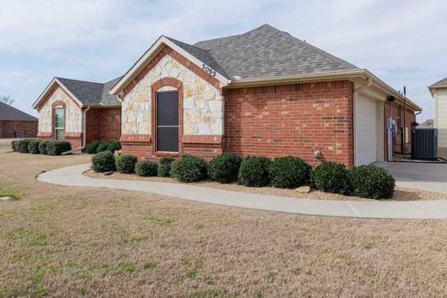 2052 Harvest Knoll Circle, Royse City, TX 75189