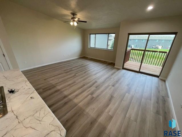 9308 W 32nd St Street 2, Sioux Falls, SD 57106