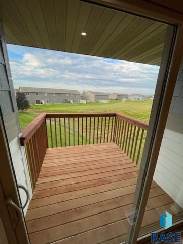 9308 W 32nd St Street 2, Sioux Falls, SD 57106