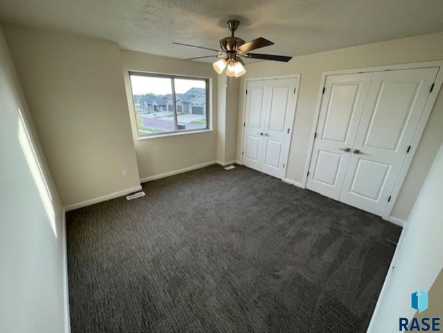 9308 W 32nd St Street 2, Sioux Falls, SD 57106